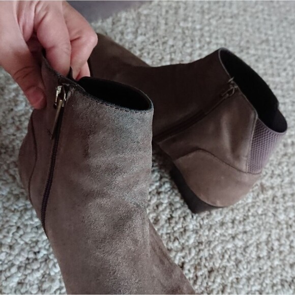 Aquatalia Franca light brown Suede pointy bootie - Picture 3 of 11